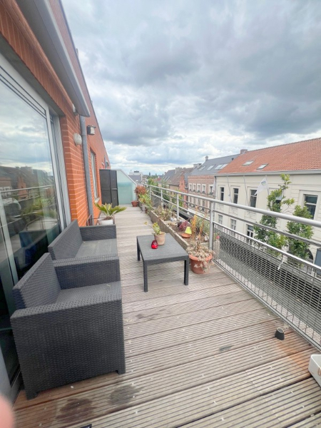 ZEER RUIME SERVICEFLAT MET RUIME  SLAAPKAMER EN ZEER GROOT TERRAS - photo 3