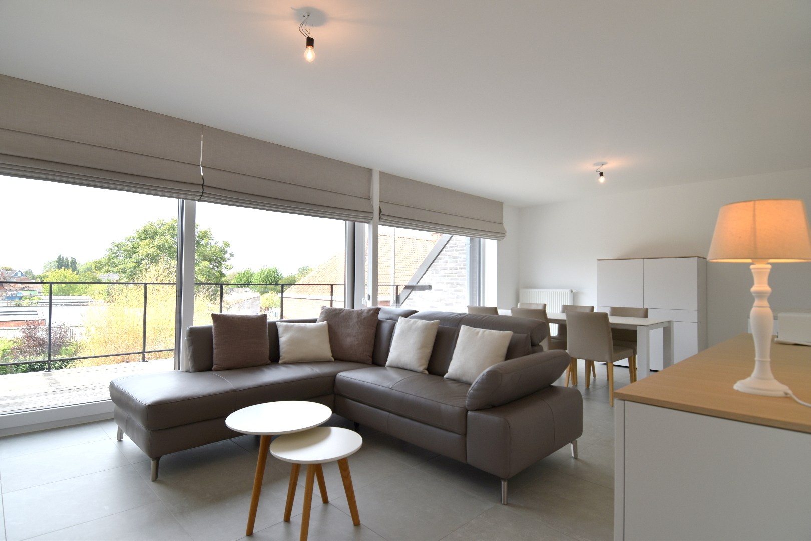 Recent appartement met 2 slaapkamers, ruim zonnig terras én zolder te koop in Sint-Eloois-Winkel - foto 4