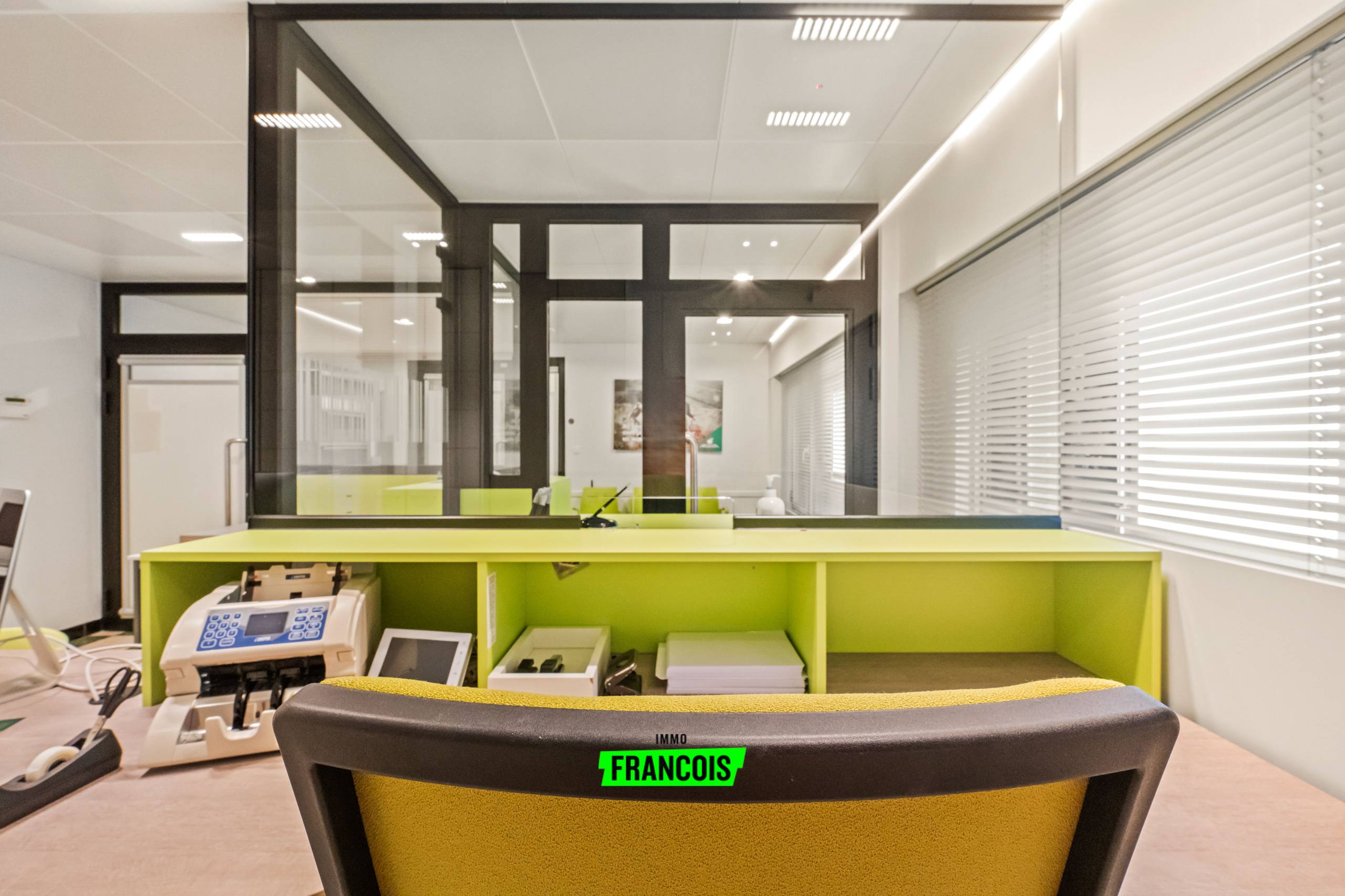 Handelsruimte op toplocatie nabij centrum Oostende. - foto 4