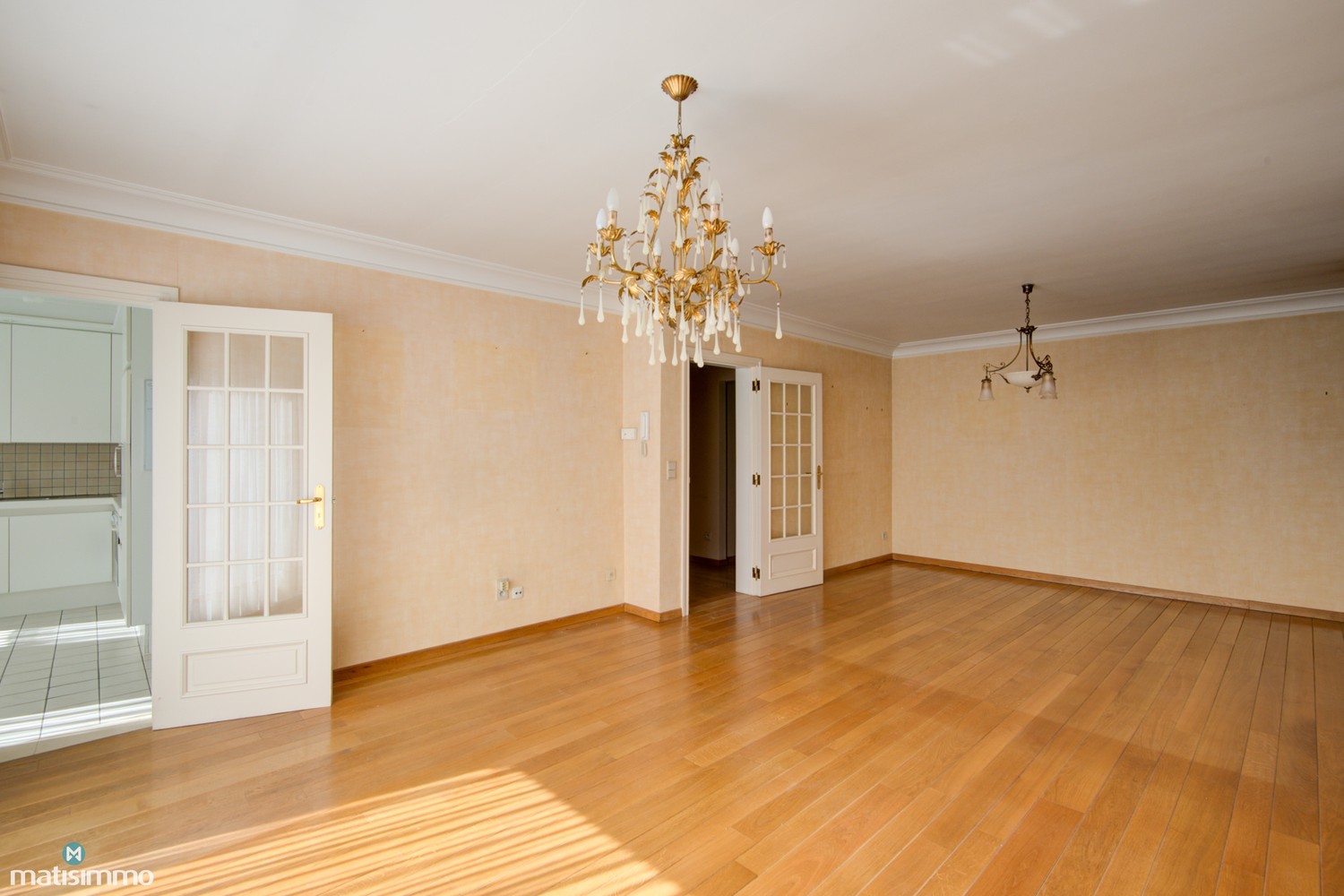 RUIM APPARTEMENT MET 2 SLAAPKAMERS, 2 TERRASSEN, KELDERBERGING EN ONDERGRONDSE AUTOSTAANPLAATS IN BILZEN-CENTRUM - foto 5