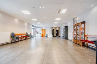 À La Louvière, à deux pas du stade du Tivoli et de l’hôpital, We Invest Centre Hainaut vous présente un bâtiment exceptionnel: un temple protestant...