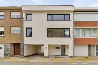 Dit volledig gerenoveerde appartement (EPC A - 4 kWh/m²) bevindt zich in een kleinschalig gebouw van 2 units met zeer lage gemeenschappelijke...