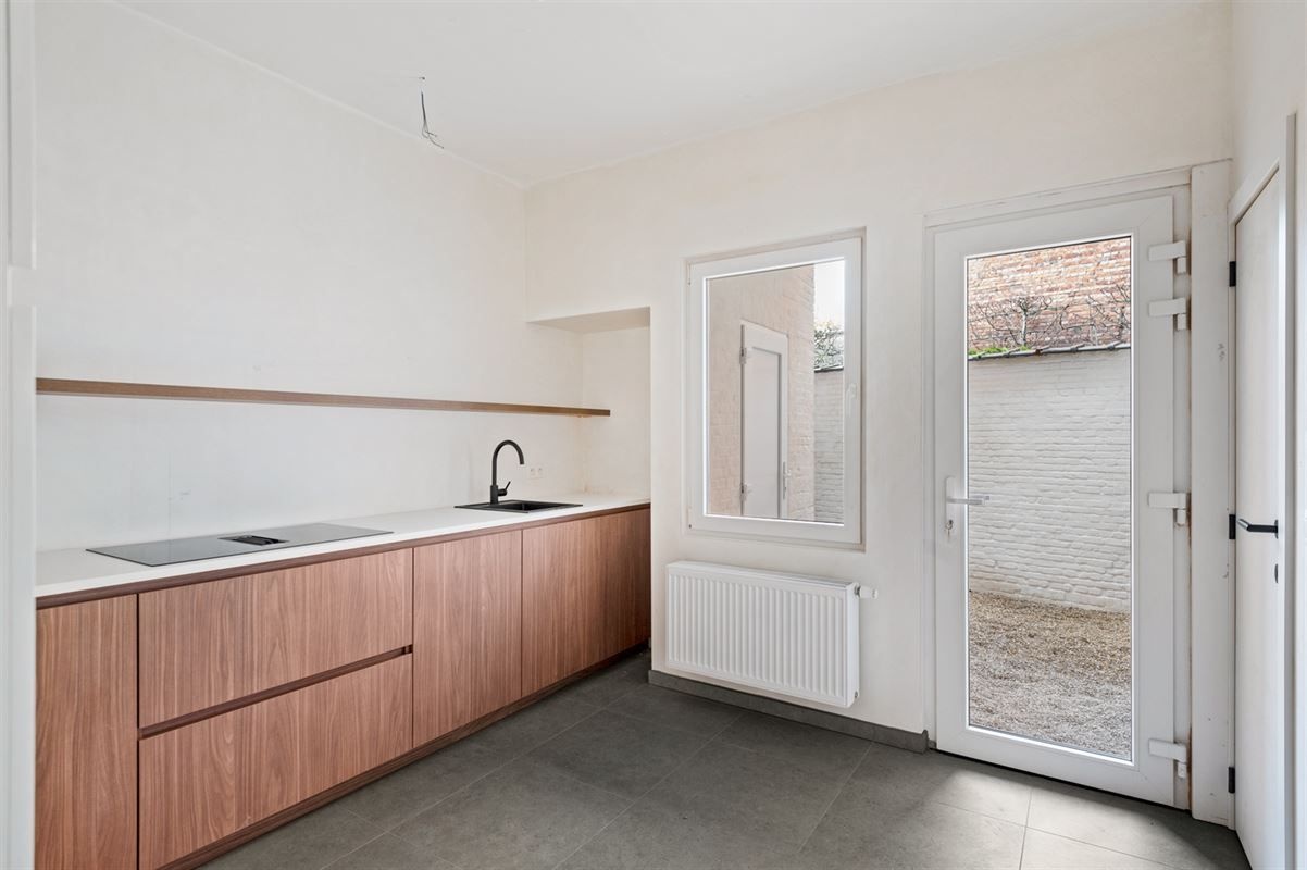 Stijlvol gerenoveerd gelijkvloersappartement op toplocatie in Mariaburg ! - foto 2