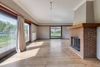 Deze te renoveren gelijkvloerse woning met 3 slaapkamers is rustig gelegen in de gegeerde buurt Ginderbuiten in Mol, op een zonnig perceel van...