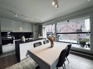 Dit modern appartement is gelegen op de tweede verdieping in het centrum van Melsele. U beschikt over een terras, twee slaapkamers en een...