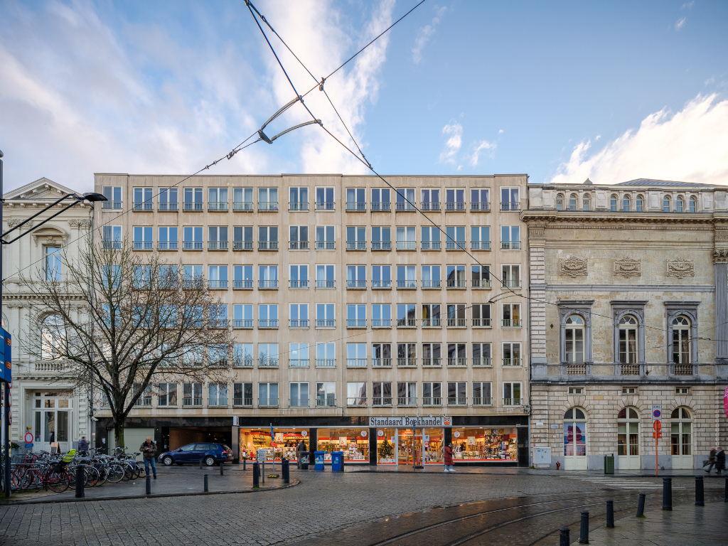 Lichtrijk 3-slaapkamer appartement met zicht op de Ketelvest - foto 2