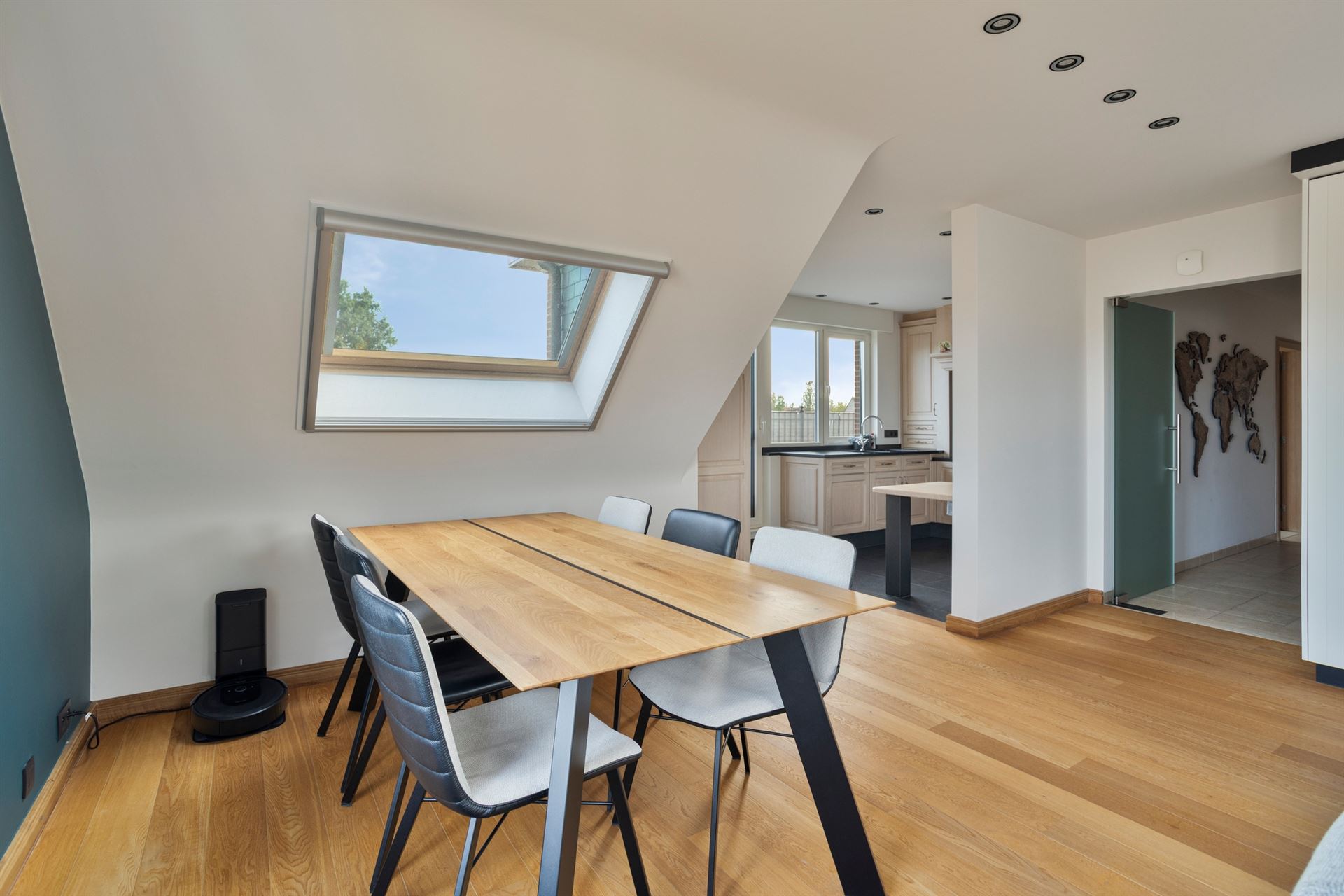 Instapklaar appartement met 2 slpk's, terras, garage en berging! - foto 5