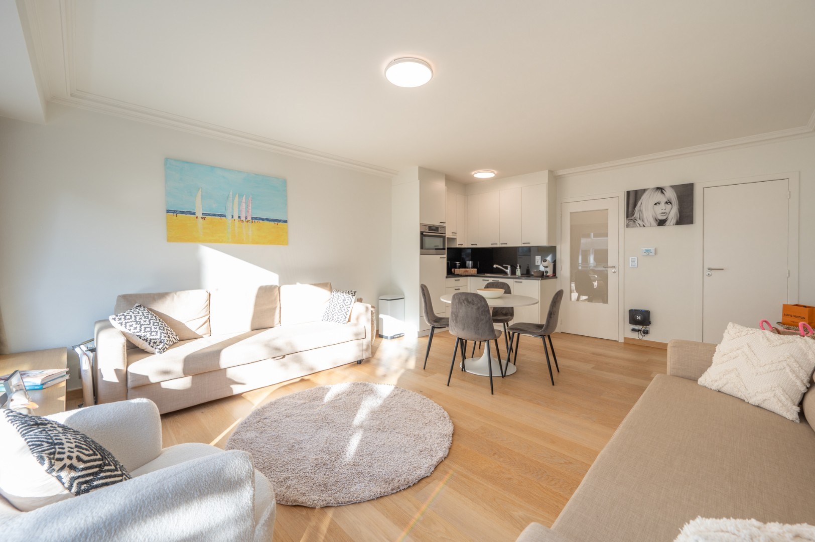 Instapklare studio met veel lichtinval op topligging in Knokke - foto 3