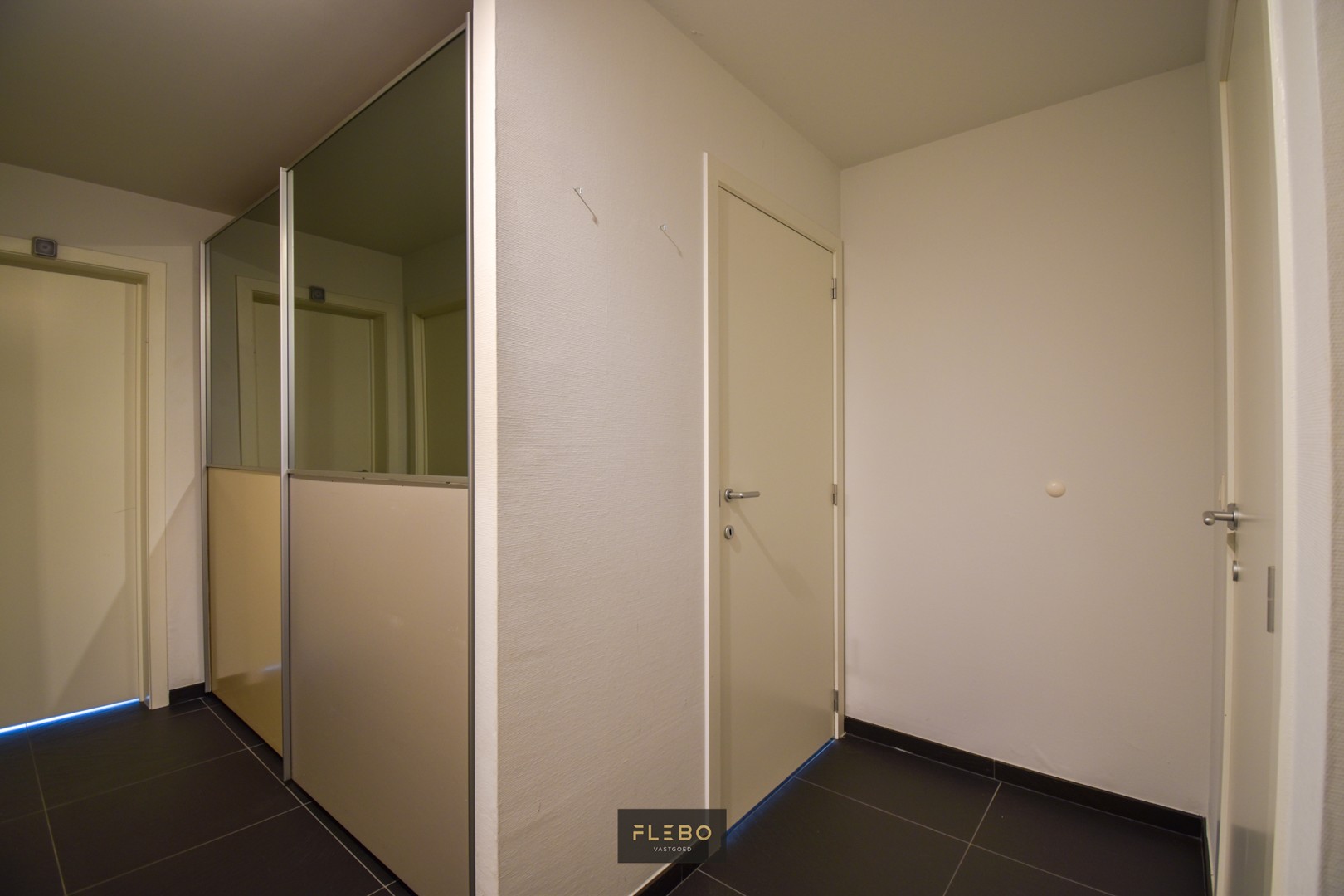 Zeer aangenaam 2 slaapkamerappartement op goede locatie te Blankenberge! - foto 2
