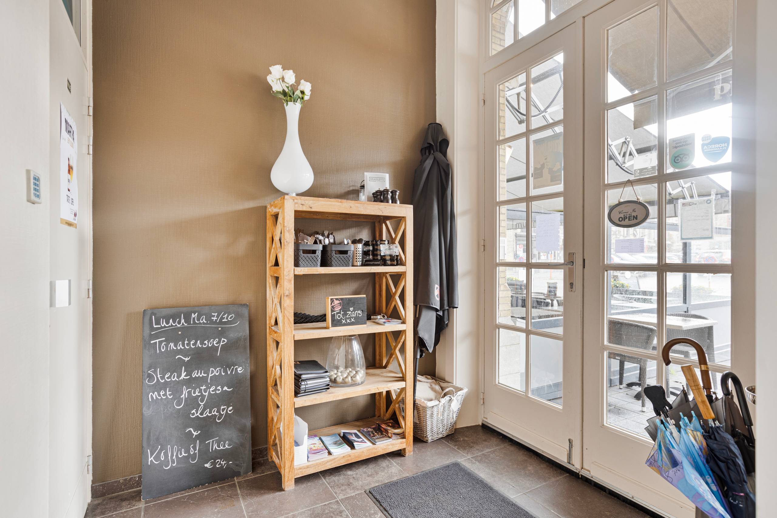 Commercial à vendre à Furnes avec 2 chambres - photo 4