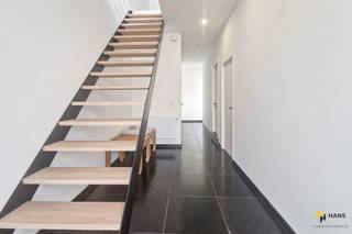 Het pand bevindt zich op een rustige locatie tussen de Rupel en het natuurdomein de Kleiputten, maar ondanks de rustige ligging zit je hier...