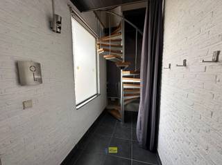 Centraal gelegen, ruim triplexappartement in het centrum van Schelle met  groot zonnig terras, op wandelafstand van winkels, school en...