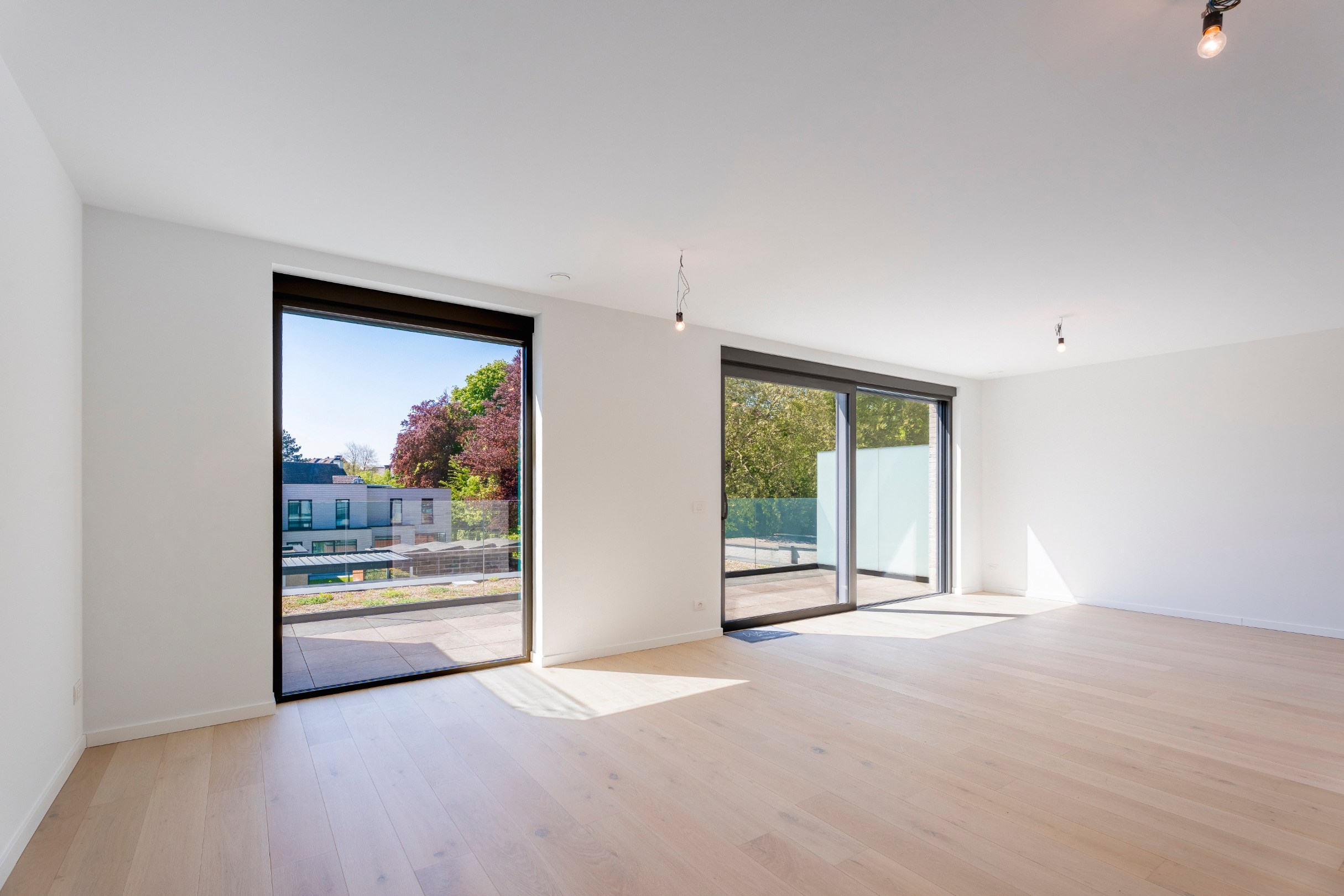 Luxueus nieuwbouwappartement met 3 slaapkamers, autostaanplaats, garage én kelderberging  in centrum Harelbeke. - foto 2