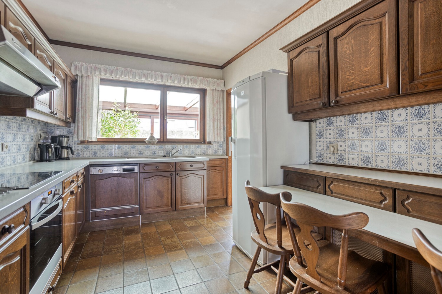 Gezinswoning met 4 slaapkamers op mooie locatie - foto 3