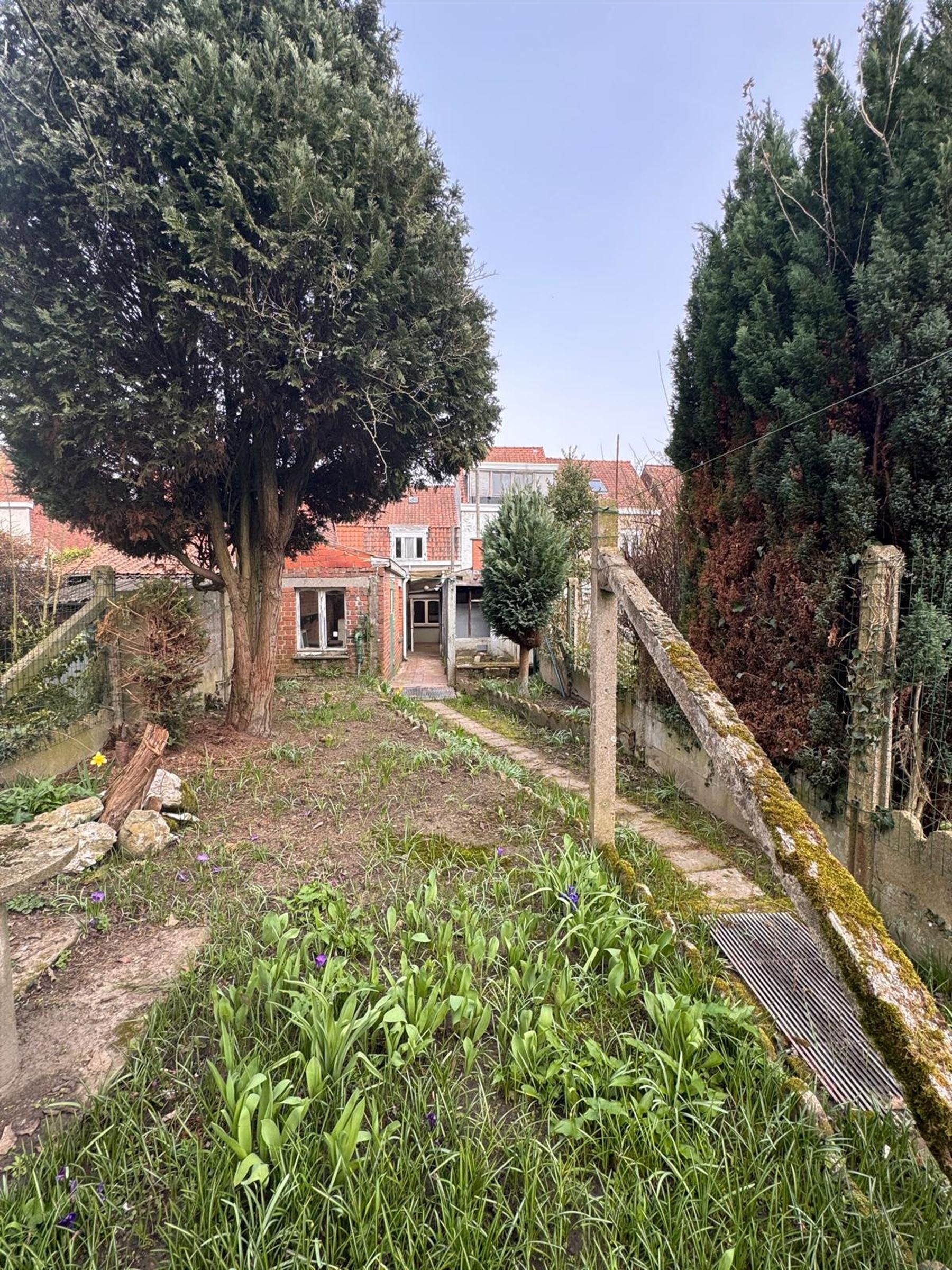 Renovatiewoning met potentieel op 328 m² in het centrum Zwevegem

 - foto 4