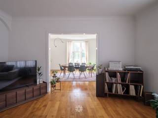 GHENT - Characterful and spacious apartment overlooking the Citadel Park in a historic building The apartment is located on the second floor of the...