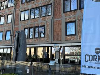 Mooie gemeubelde studio met zicht op het Steen en op de Schelde. Indeling :Woonkamer: 5.30 x 6.80, tegels. TV aanwwezig.Keuken : ingericht met...