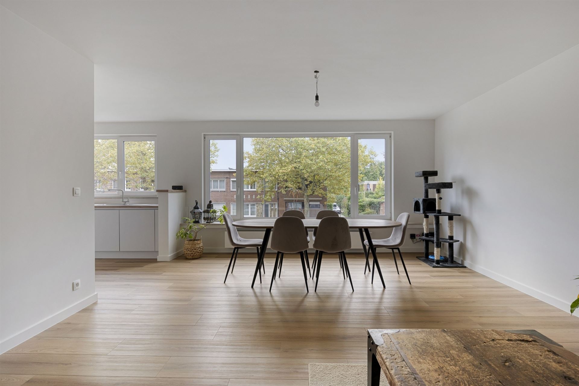 Gerenoveerd appartement met 2-3 slpks, terras en garage - foto 4