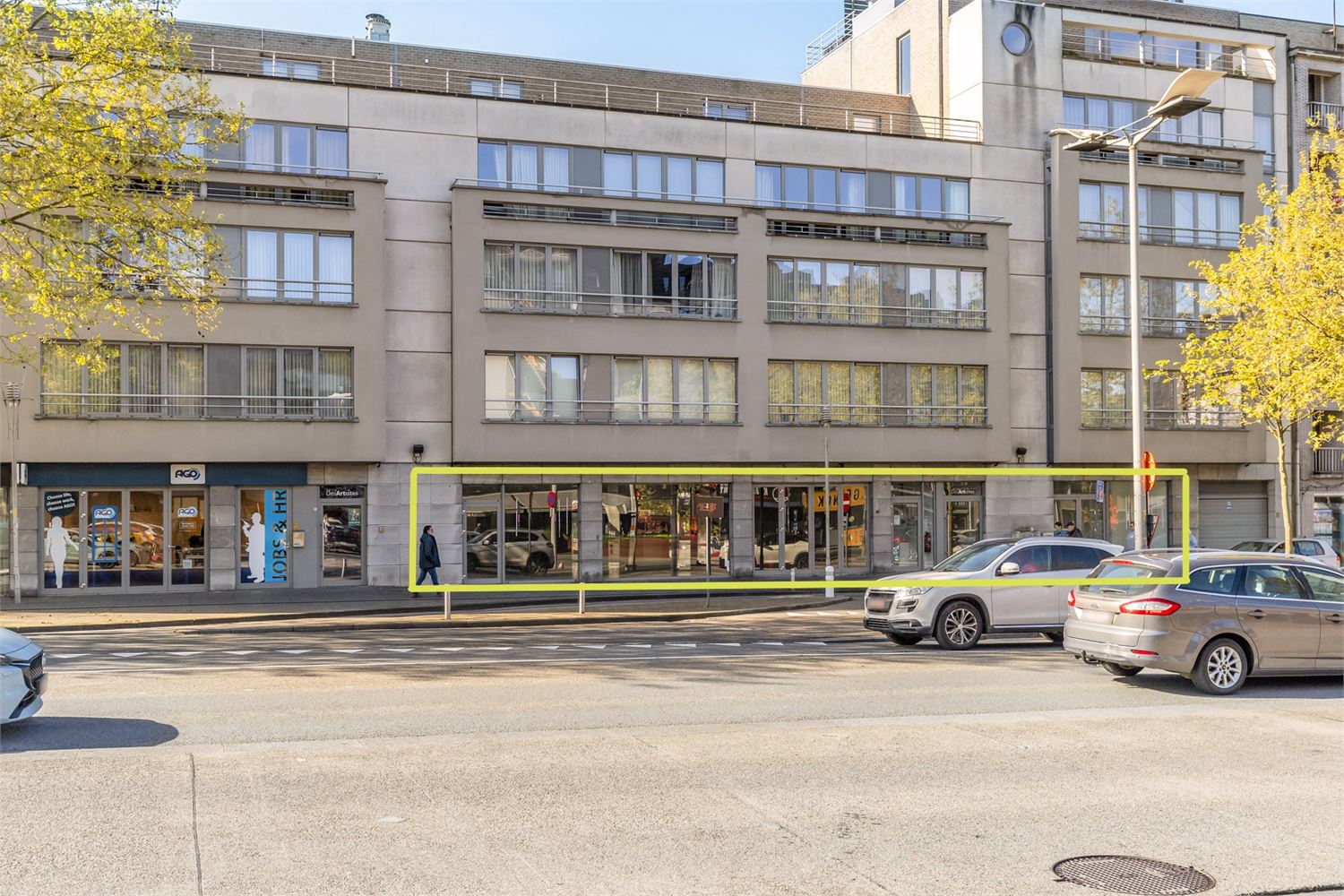 IDEALIS VASTGOED – Extra ruim handelspand (+-500m²!!!) met tal van mogelijkheden op een extra centrale, commerciële zichtlocatie te midden van het centrum in Genk - foto 4