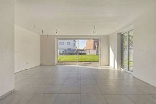 <p><span>FOR SALE: Modern newly built house with 3 bedrooms in Geetbets!</span></p><p><span>Discover this spacious and contemporary newly built house, located on the </span><span>corner of the Kolkstraat and the Steenweg at Kortenaken</span><span> in Geetbets. This semi-detached building is part of a </span><span>small residential project of four townhouses</span><span>, built according to current standards and with particular attention to comfort, energy efficiency and quality.</span></p><p><span>The house is located within </span><span>walking distance from the center of Geetbets</span><span>, where all necessary facilities such as stores, schools and public transport are easily accessible. Thanks to the well-considered layout, the generous living area of </span><span>225 m²</span><span> and the high-quality finish, this house is ideal for families or those looking for extra space.</span></p><p><span>Location</span></p><p><span>On the corner of the Kolkstraat and the Steenweg in Kortenaken you will find an exceptional place to live in the charming Geetbets – a community that effortlessly combines tranquility, nature and rural charm with accessibility and amenities. This strategic location is a short distance from schools, local stores and numerous cycling and walking routes. With easy connections to Kortenaken, Zoutleeuw and Tienen, among others, you live here quietly and centrally, in a warm community surrounded by open countryside and nature.</span></p><p><span>Layout</span></p><p><span>Ground floor: </span><span>Entrance hall with separate guest toilet, bright living room with dining area, open kitchen, adjacent storage room and indoor garage.</span></p><p><span>Second floor: </span><span>Night hall, three full bedrooms, two bathrooms and an additional storage room.</span></p><p><span>Attic: </span><span>Full-fledged attic accessible via fixed staircase, with possibility of creating one or two additional bedrooms or an office.</span></p><p><span>Garden & Terrace: </span><span>Landscaped garden with terrace of </span><span>26 m²</span><span>, ideal to enjoy in peace and quiet.</span></p><p><span>Advantages</span></p><ul><li><span>New construction project!</span></li><li><span>2 bathrooms</span></li><li><span>Lots of light!</span></li><li><span>Possibility of additional bedrooms/office!</span></li><li><span>Small and quiet residential project!</span></li><li><span>Indoor garage!</span></li><li><span>Ideal for families!</span></li></ul><p><span>EPB</span><span> required<br />Construction</span><span>under VAT 6 or</span><span> 21<br /><br /></span><span></span></p>