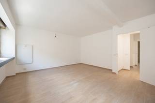 In de charmante Sint-Antoniusstraat, op wandelafstand van winkels, horeca en openbaar vervoer, vind je dit uitzonderlijk pand met een...