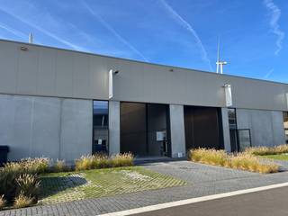 Strategically located new SME unit of 426 m² for rentThis modern SME unit is located on the former “Genk Hout” site in the Genk-Nord industrial area,...