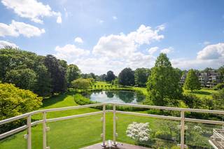 Ontdek dit exclusief appartement van ca. 178 m², gelegen in een prachtig en rustig parkdomein op een steenworp van het centrum van Kapellen. Dit...