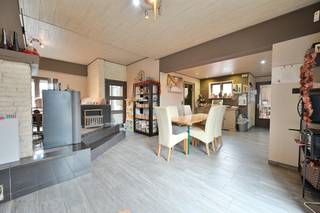 Deze woning is gelegen op een ruim en mooi perceel van 926 m², en biedt een aantrekkelijke combinatie van rustig, landelijk wonen en een...