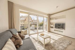 In dit recent gebouw, gelegen nabij het centrum van Sint-Idesbald en de Zeedijk, vinden we op het eerste en tweede verdiep een zeer mooi...