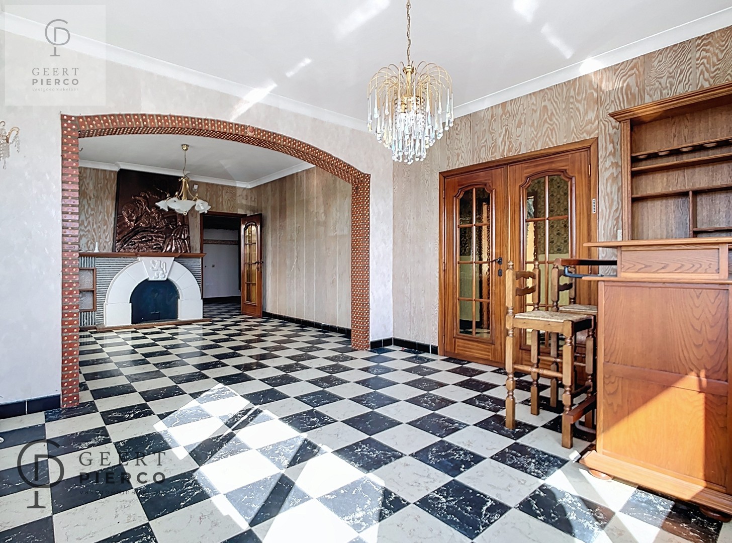 Deze te renoveren woning is gelegen in het landelijke Rumsdorp en dit op slechts enkele minuten rijden van Landen, Zoutleeuw en Tienen. - foto 3