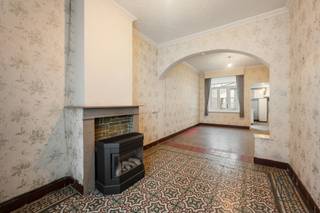 Te renoveren woning op een goede locatie in Deerlijk met veel potentieel. De woning beschikt over een inkomhal, een ruime en lichtrijke leefruimte...