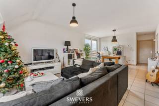 Voor meer info en foto’s, surf naar www.swevers.be – In een rustige, doodlopende straat in hartje Beringen vinden we dit goed onderhouden...