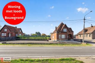 Zoek je een project met talloze mogelijkheden?  Dit pand op de Mannenberg biedt je een zeldzame combinatie van een vrijstaande woning met grote loods (nummer 148) en een aanpalende bouwgrond voor open bebouwing (nummer146). De vraagprijs is voor het geheel,  dus woning, loods en bouwgrond. De bouwgrond maakt momenteel deel uit van de mooi aangelegde tuin. Als je de grond nu niet zou bebouwen, blijft dit een uitstekende investering voor de toekomst. Achterliggend is alles agrarisch gebied, wat je zicht naar achteren toe vrijwaart. De grondoppervlakte van de bouwgrond is 1.324 m², de woning ligt op 1.373 m² grond, wat het geheel dus bijna 27 are groot maakt. Het geheel is gelegen aan een belangrijke invalsweg naar het centrum, en combineert een uitstekende visibiliteit met een vlotte ontsluiting dankzij de directe nabijheid van de snelweg.<br /><br />Wat de bestaande woning écht bijzonder maakt, zijn de faciliteiten voor de actieve doe-het-zelver of zelfstandige. Je beschikt over een ruime loods met een achterliggende stockage ruimte, dan nog eens een grote garage en tot slot een ruime oprit waar je een 20-tal auto's kwijt kunt. De mooi aangelegde en volledig omheinde tuin is via een zijdelingse weg zelfs met een vrachtwagen bereikbaar, wat ideaal is voor leveringen of zwaar materieel. <br /><br />De afmetingen van de vergunde bijgebouwen zijn:
<ul>
	<li>Een loods van maar liefst 193 m² met een bruikbare hoogte van 3,45 meter en een poorthoogte van 2,99 meter;</li>
	<li>Een tweede stockageruimte achterliggend van 35 m²;</li>
	<li>En achterliggend nog een garage van 52 m².</li>
</ul>
<strong><u>INDELING WONING</u></strong><br /><strong>Gelijkvloers:</strong> inkom, woonkamer met open keuken, tweede woonkamer, bureau, badkamer, loods bestaande uit twee delen met smeerput, grote garage.<br /><strong>1ste verdieping:</strong> nachthal, 3 slaapkamers.<br /><strong>Tuin:</strong> prachtig aangelegde en volledig afgespannen tuin, zijdelings bereikbaar via erfdienstbaarheid.<br /><strong>Kelder:</strong> kelderruimte.<br /><br /><strong><u>BOUWVOORSCHRIFTEN NAASTLIGGENDE GROND SAMENGEVAT</u></strong>:

<ul>
	<li>Voor open bebouwing, 2 bouwlagen met dak.</li>
	<li>Maximale gevelbreedte: 6,60 meter.</li>
	<li>Maximale bouwdiepte gelijkvloers: 17 meter.</li>
	<li>Maximale bouwdiepte verdiep: 12 meter.</li>
	<li>Maximale kroonlijsthoogte 5,5 meter, maximale nokhoogte 8,50 meter.</li>
	<li>Een vrijstaand bijgebouw van maximaal 40 m².</li>
</ul>
Ervaar zelf de vele voordelen van dit pand tijdens een persoonlijke rondleiding. <br />Maak vandaag nog je afspraak. <br />Mail naar info@immopersyn.be of bel 013 444 008.