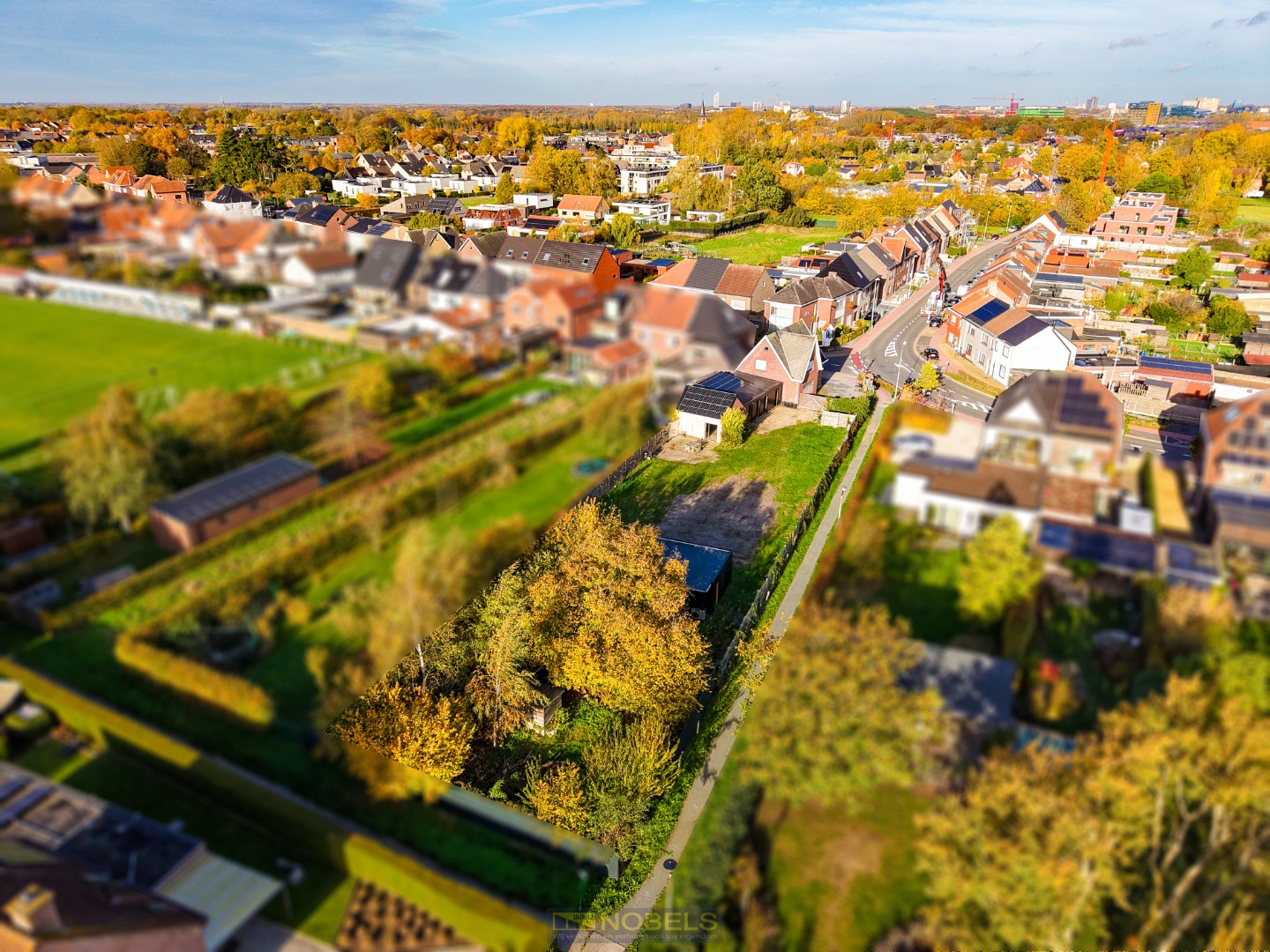 Te koop, te renoveren gezinswoning met ruime bewoonbare oppervlakte te Merelbeke! - foto 3