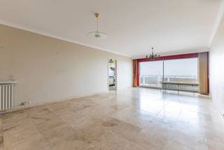 Ontdek dit lichtrijke 2-slaapkamerappartement op de 7e verdieping, ideaal voor wie op zoek is naar een charmant appartement dat met een frisse...