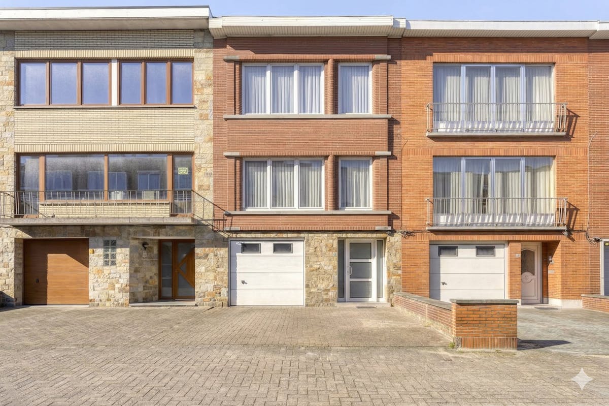 Ruime Woning ingedeeld als drie appartementen in Strombeek-Bever - foto 2