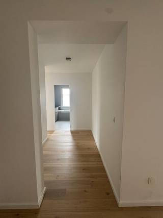 Ruim appartement met veel lichtinval gelegen in een top onderhouden residentie (lift aanwezig)! Het appartement geniet van een uiterst rustige...