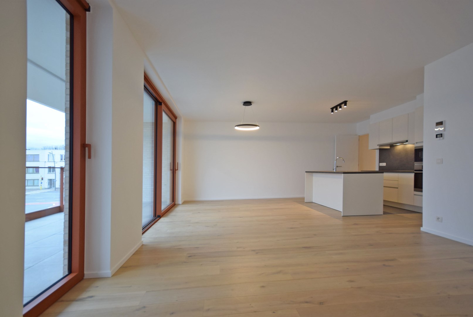 INSTAPKLAAR NIEUWBOUWAPPARTEMENT MET ZONNETERRAS NABIJ CENTRUM - foto 3