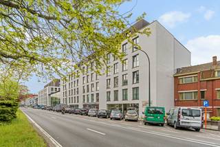 Dit aangename appartement bevindt zich op de vierde verdieping van een recent en verzorgd gebouw, gelegen aan de Einde Were. Dankzij de...