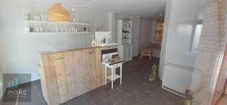 Modern handelspand te huur gelegen aan het binnenkomen van Knokke. HORECA is mogelijk. Indeling: inkomdeur die toegang geeft tot een eerste grote ontvangstruimte/handelsruimte, een toilet/doucheruimte, een berging/wasplaats, een tweede grote ontvangstruimte/handelruimte, een ruime bergruimte, een ruime garage die uitkomt op een binnenkoer. Te bezichtigen op afspraak. Interessante huurvoorwaarden. Ideaal voor beginnende ondernemers/startups!<br /><br /><br /><span><strong>Tehuurstelling onder voorwaarden; Zie www.more.be, "bijlagen" en onder voorbehoud van beschikbaarheid.</strong></span>