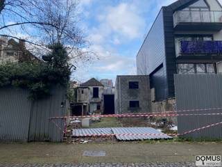 Op een toplocatie in Laken (Brussel) bieden wij deze uiterst interessante projectgrond aan, compleet met een vergunning voor de bouw van...