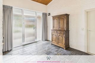 Ben je op zoek naar een ruime gezinswoning met een grote tuin en veel privacy? Dan is deze vrijstaande woning in Molenbeersel, een...