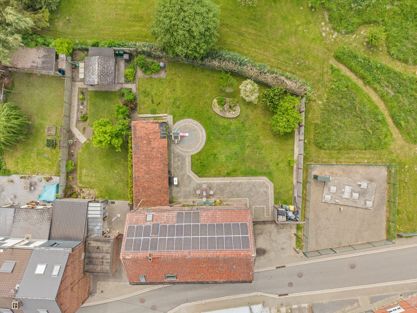 Charmante woning met zonnige tuin, grote garage en eindeloze mogelijkheden - foto 4