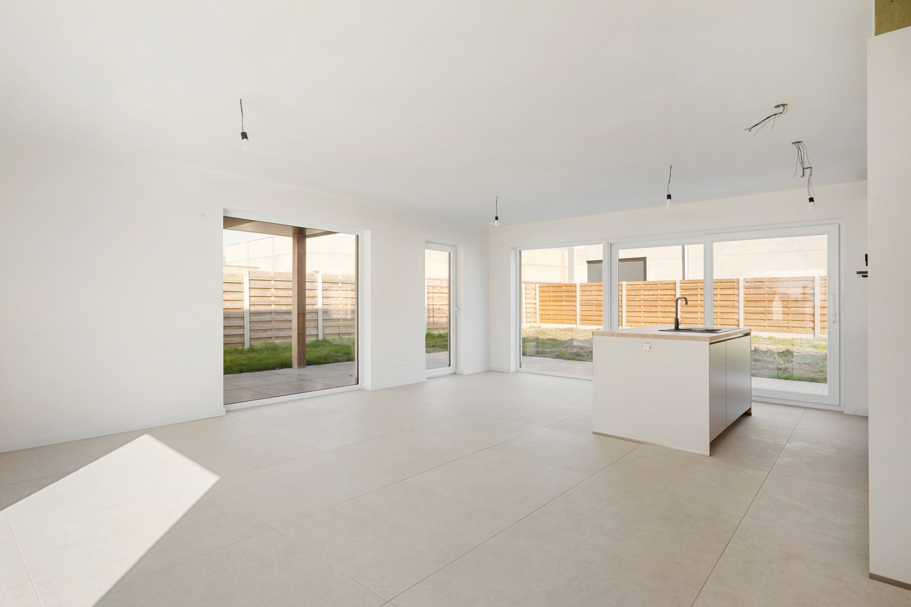 Halfopen nieuwbouwwoning (3 slpks) met carport - foto 2