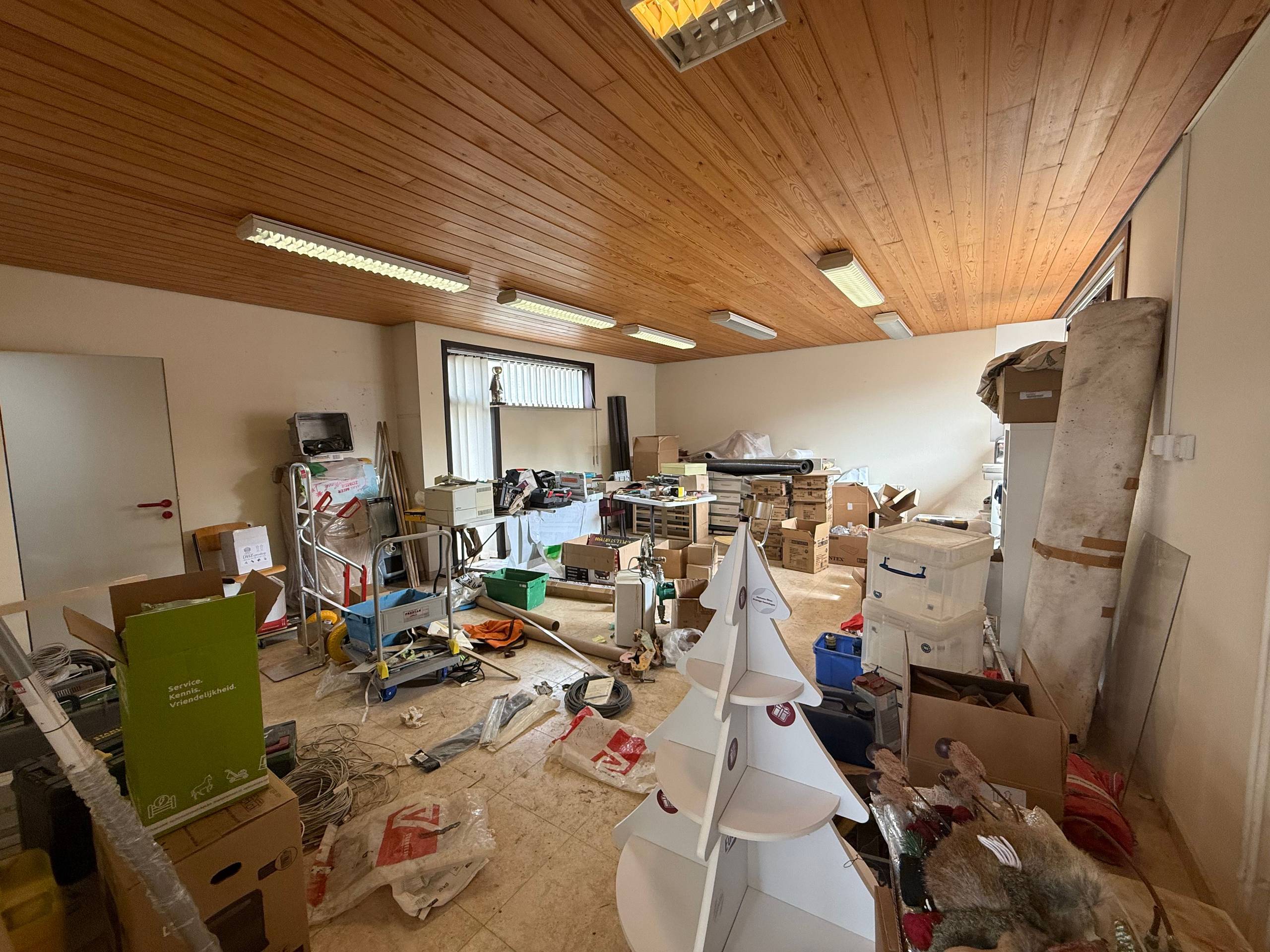 Handelspand met veel lichtinval en polyvalente ruimtes te Lendelede - foto 4