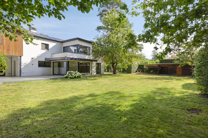 Villa met bewoonbare oppervlakte van 350m2 prachtig en rustig gelegen op perceel van 18a14 nabij het centrum van Bonheiden. - foto 4