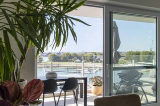 Dit energiezuinig appartement te koop is gelegen langs de jachthaven van Zeebrugge in een recent residentie (2022). Met een bewoonbare oppervlakte...