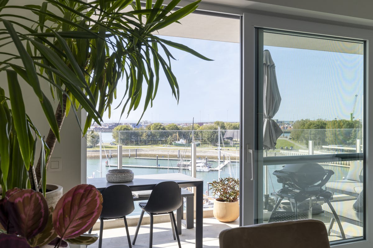 Spacious apartment with terrace and marina view for sale - photo 2