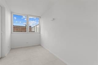 Gerenoveerd appartement op de eerste verdieping met EPC-label A! Dit appartement is toegankelijk via de trap en is als volgt ingedeeld: - Open...