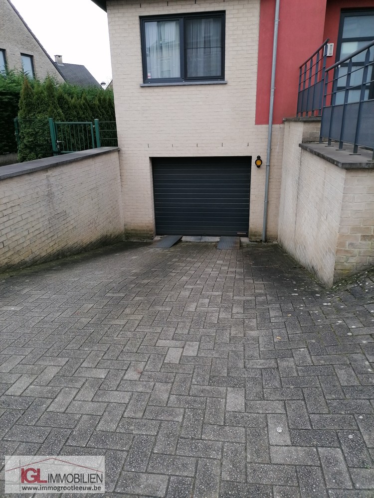 Emplacement dans un immeuble récent de 2009 à LOUER! - photo 3